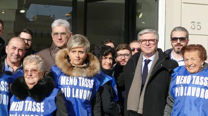 I gilet azzurri mobilitati per «meno tasse e più lavoro»