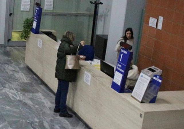 Controlli sulle visite private dei medici Asl: orari, tariffe e incassi finiscono ai raggi X 