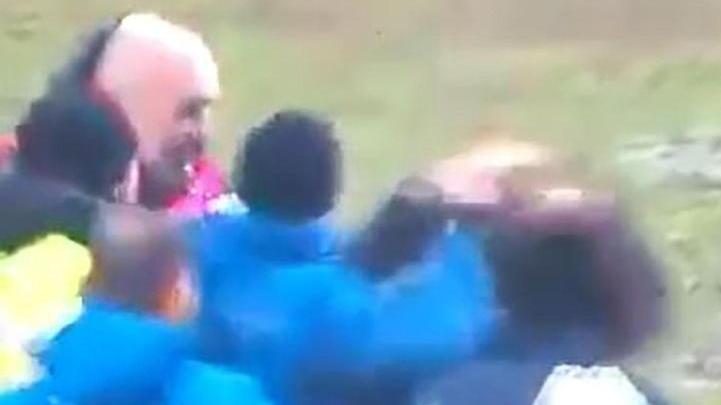 Il caso Favarin, ora il tecnico rossonero rischia uno stop di alcuni mesi - Video
