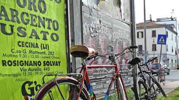 Il Comune distrugge le biciclette abbandonate