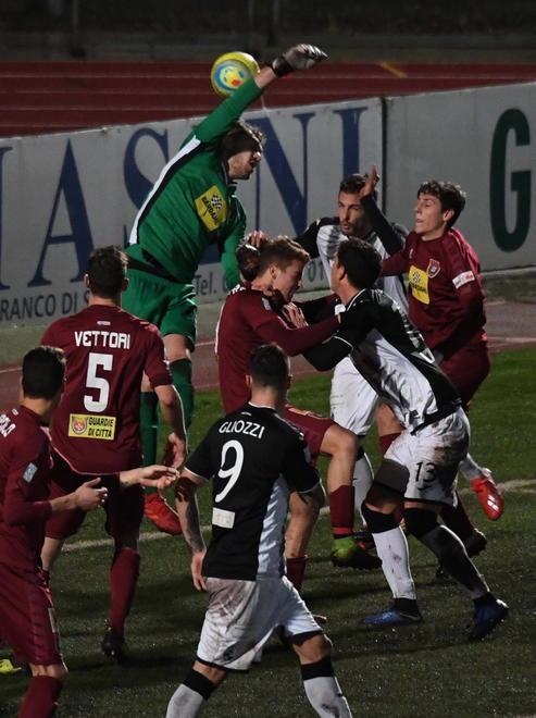 Pontedera da batticuore col Siena finisce 3-3