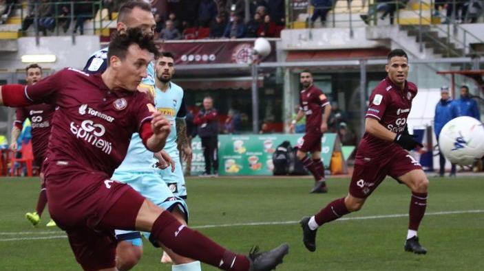 Di Gennaro chiede l’aiuto dei tifosi «Se ci stanno vicini ci salviamo»
