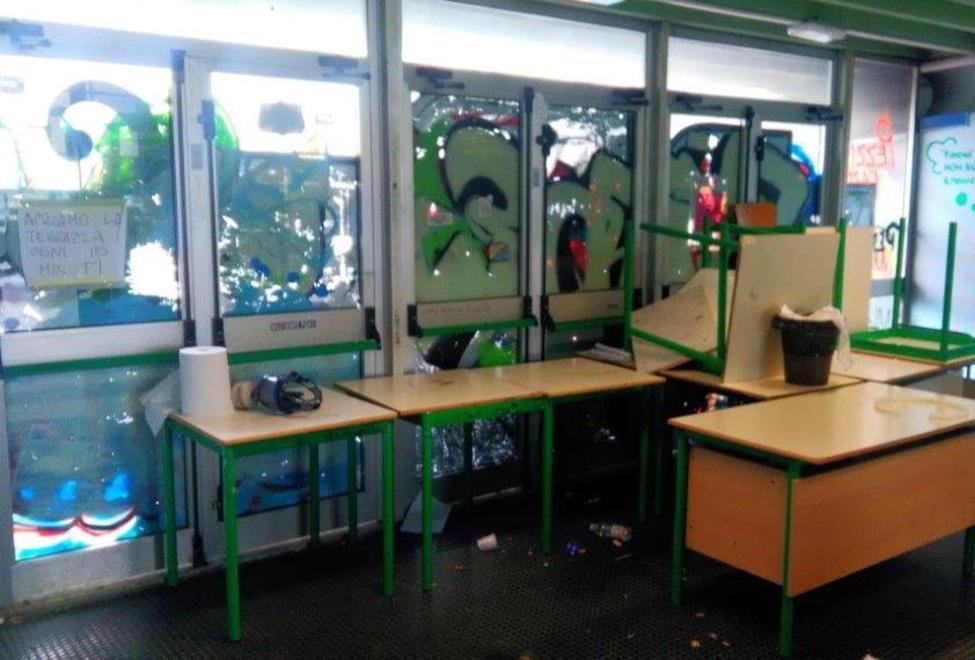 Vandali in piscina Impianto chiuso e danni stimati in 10.000 euro 