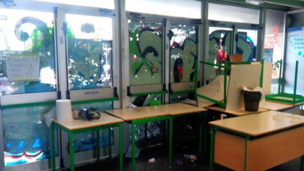 Vandali in piscina Impianto chiuso e danni stimati in 10.000 euro