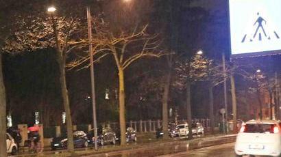 Pedone investito vicino alle strisce Trauma cranico e femore rotto