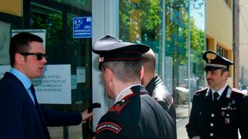 Favori alle associazioni In nove vanno a processo