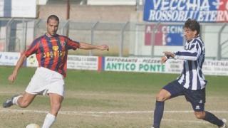 Luca Vivaldi in azione durante il derby contro il Rosignano