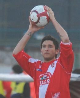 <strong>RIMESSA LATERALE.</strong> Simone Fautario
