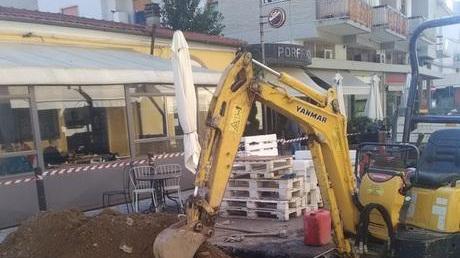 Lavori in corso senza preavviso: «Qui è il caos»