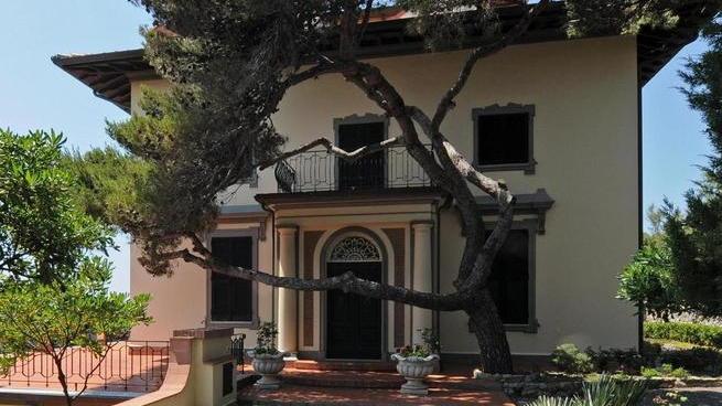 Torna sul mercato anche Villa Corcos che fu di Alberto Sordi