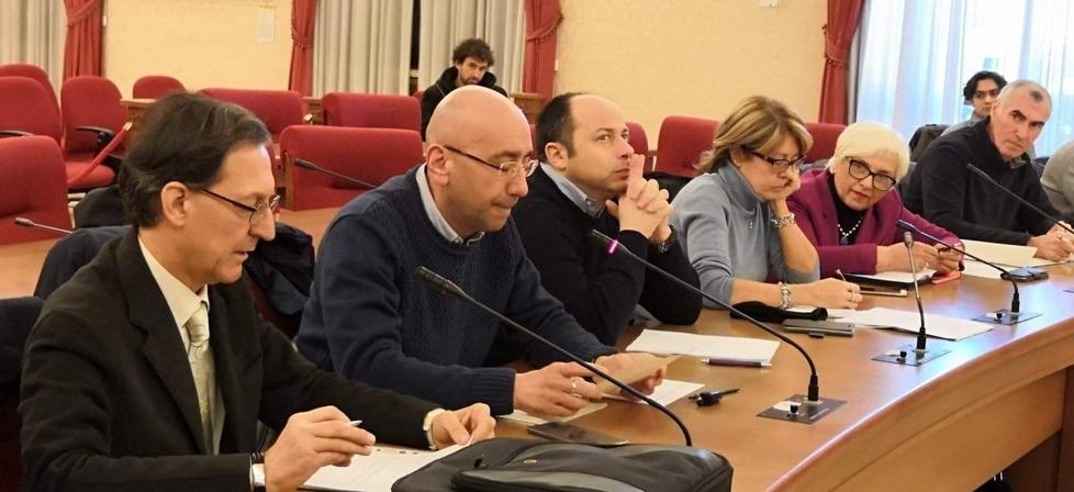 «Ritirate il bando Rsa» Opposizioni all’attacco ma il Comune tira dritto 