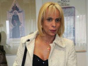 Regina torna al liceo e parla a 500 ragazzi
