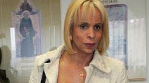 Regina torna al liceo e parla a 500 ragazzi