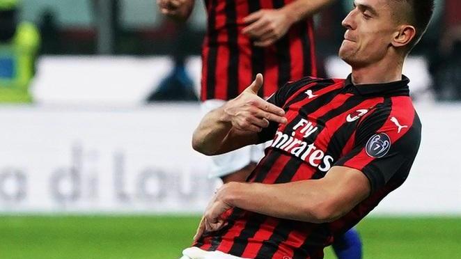 Milan, Piatek cancella Higuain: doppietta al Napoli