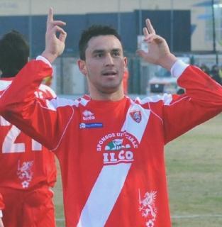 <strong>DESIDERI</strong> Sopra Mauricio Pinilla e a sinistra Giampiero Perrulli