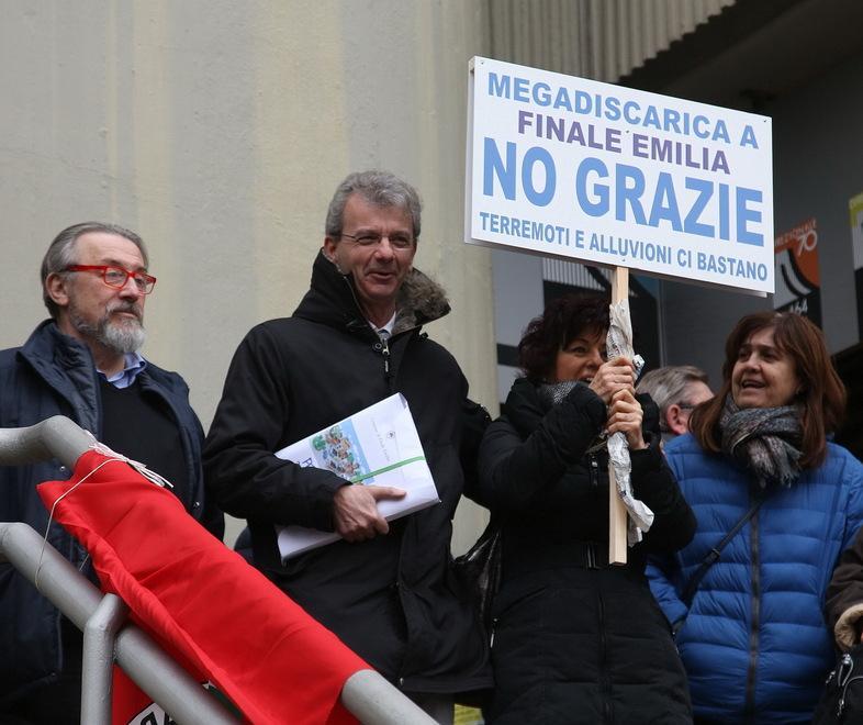 Finale, il pressing dei cittadini non è bastato: arriva il via libera alla maxi discarica 