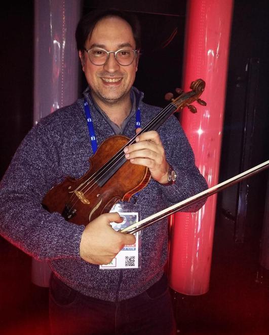 Merone, un violinista grossetano suona nell’orchestra di Sanremo 