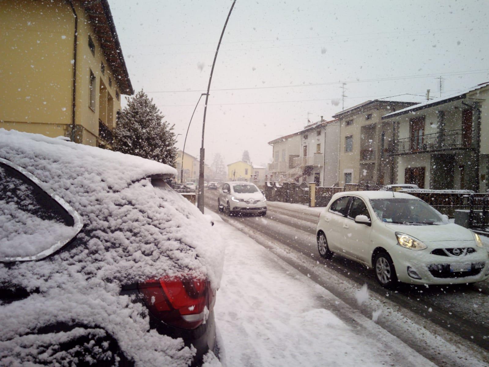 La nevicata di questa mattina sulle strade di Seano