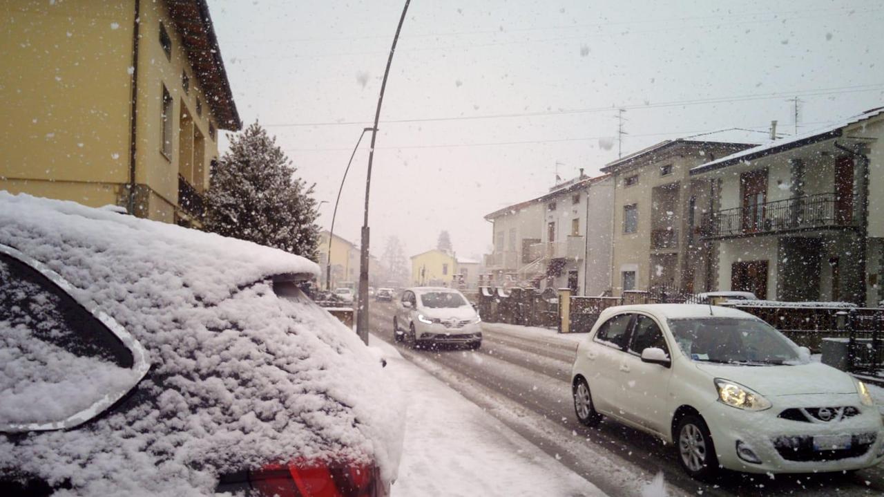 La nevicata di questa mattina sulle strade di Seano