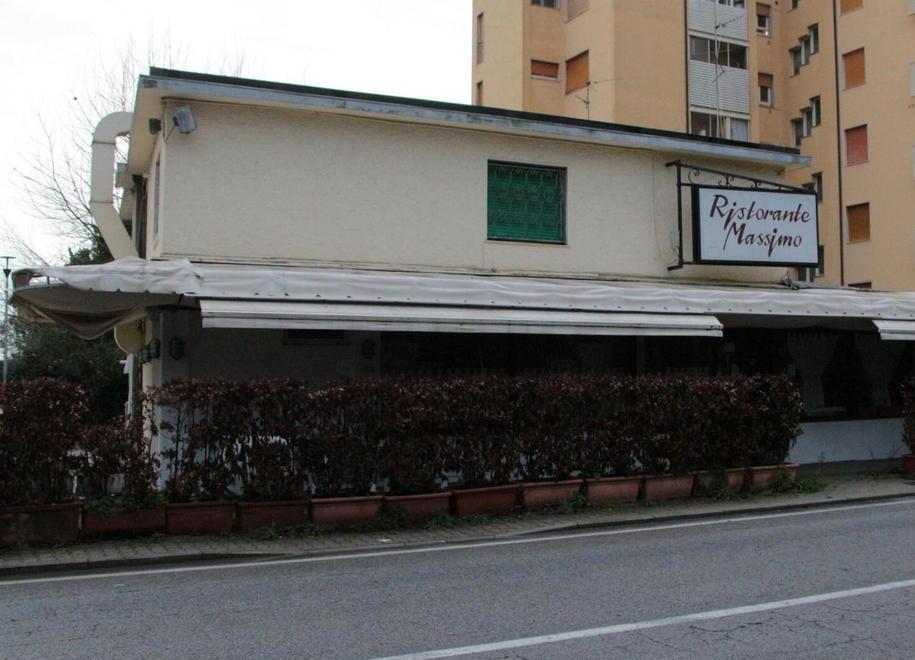 Furto all’ex ristorante Massimo: quattro arresti 