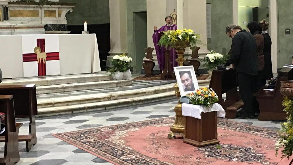 Il ricordo di Roberto e Attila: una messa per i clochard morti