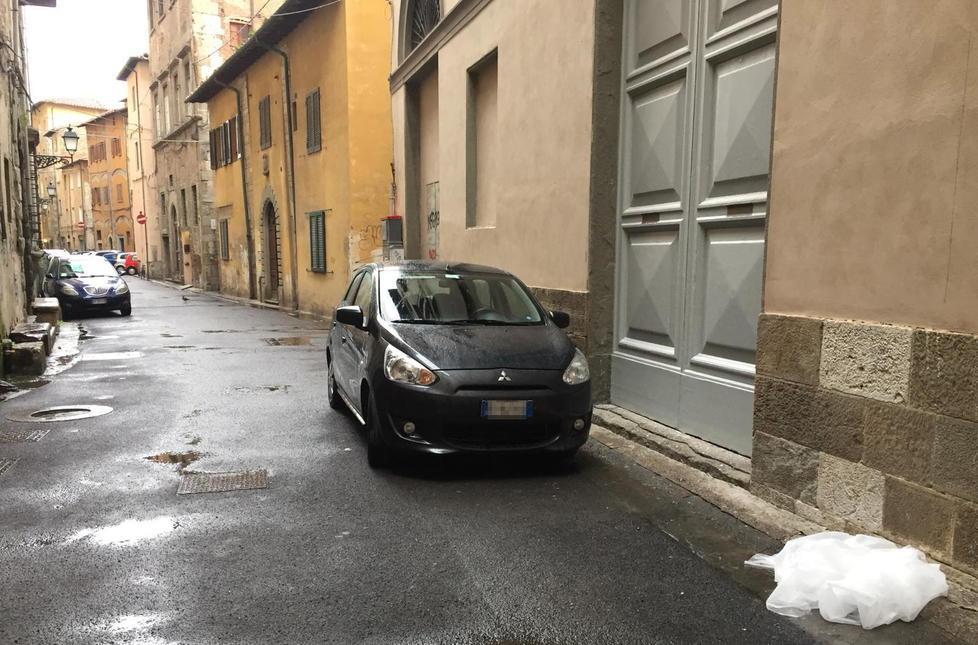 Cadavere in via Belle Torri scoperto da un passante 