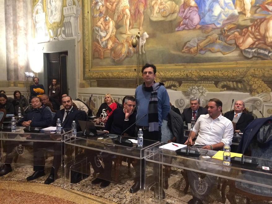 «Laurora fuori dal gruppo della Lega» Ma ora anche Conti finisce sotto attacco 