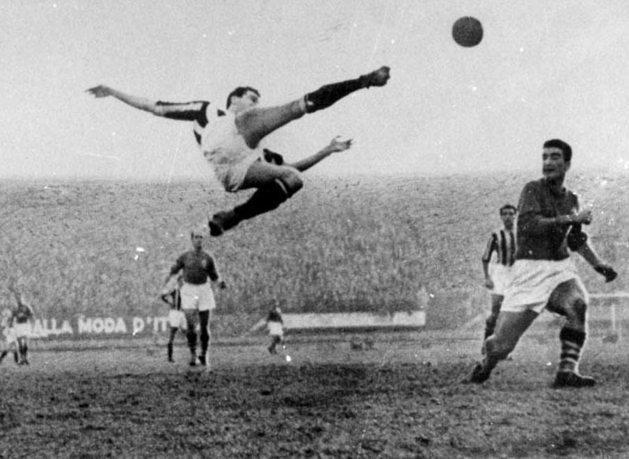 È morto l’ex calciatore Pandolfini immortalato accanto a Parola