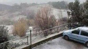 Fiocchi di neve in città, Valle Benedetta imbiancata