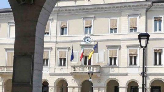 Era in malattia ma lavorava nel ristorante del compagno