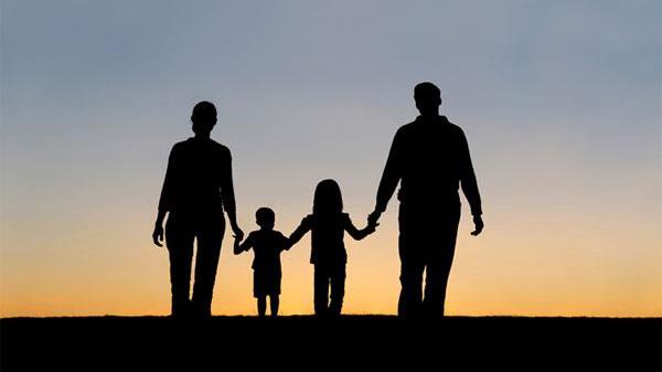 Cambia / menti Essere genitori: i modelli cambiano come cambiano i bisogni dei figli