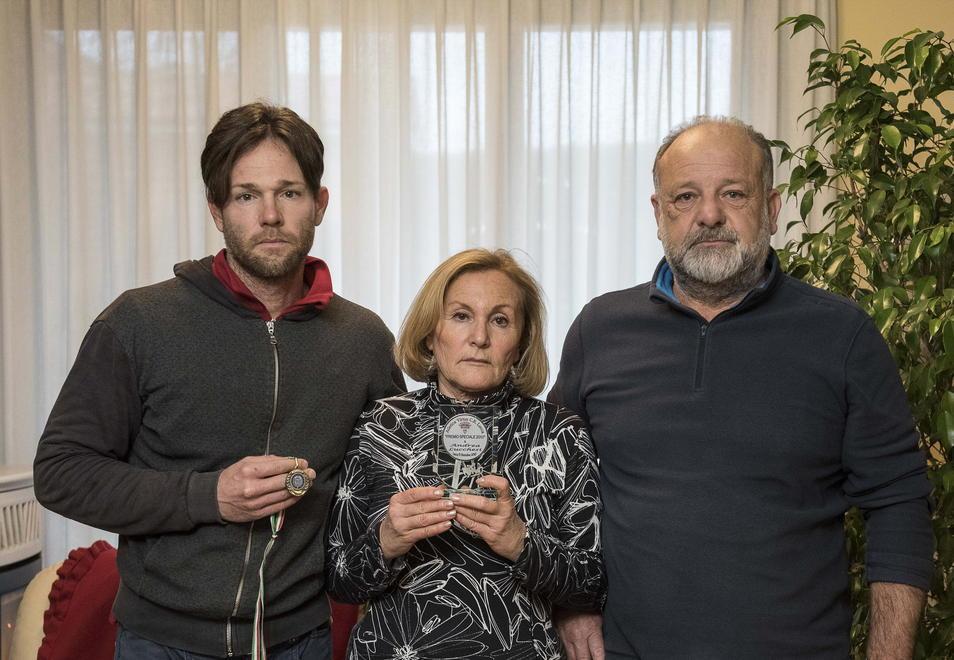Il grido di dolore dei genitori di Andrea: «Un anno senza nostro figlio e senza giustizia» 