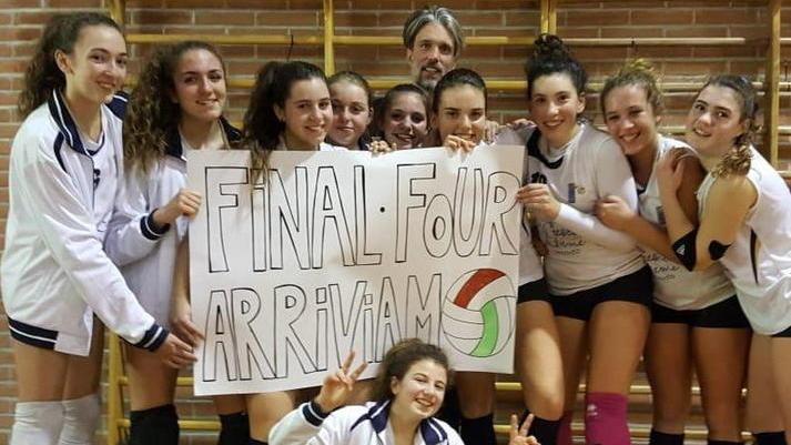 In copertina le ragazze terribili della New Volley Fucecchio