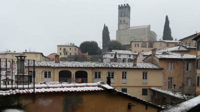Mezzi spargisale a Barga e Gallicano Il piano ha retto