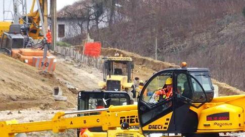 Circolazione dei treni sospesa servizio sostitutivo con bus