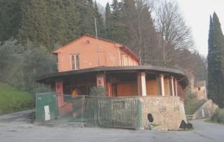 La terrazza che dovrà essere demolita