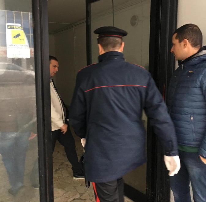 La banda del buco rapina una banca 