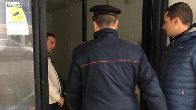 La banda del buco rapina una banca