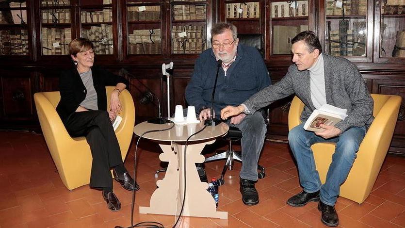 Le parole delle canzoni, pienone per Guccini nella Sala Azzurra