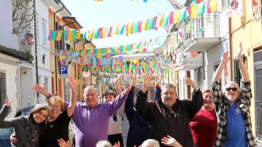 Meno sette giorni al primo corso ma di addobbi neanche l’ombra