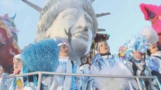 <strong>FINALMENTE. </strong>Festa sui carri, festa in tribuna, festa in strada: è cominciato il grande spettacolo del Carnevale