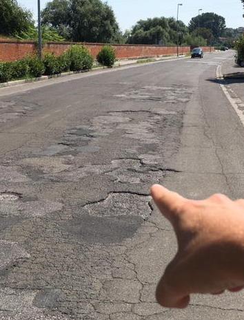 Lavori di manutenzione sul lungarno Pacinotti 