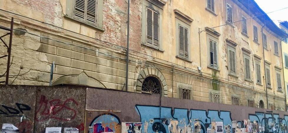 Un altro edificio abbandonato in centro Palazzo Nissim muore nell’indifferenza 