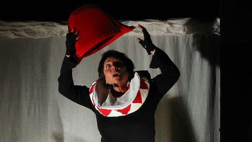 “Azzurra balena” dà il via alla stagione dedicata alle scuole