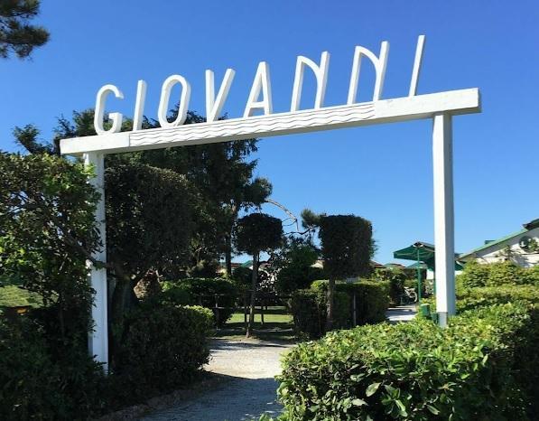 Il bagno Giovanni si impreziosisce con un restyling e la piscina 