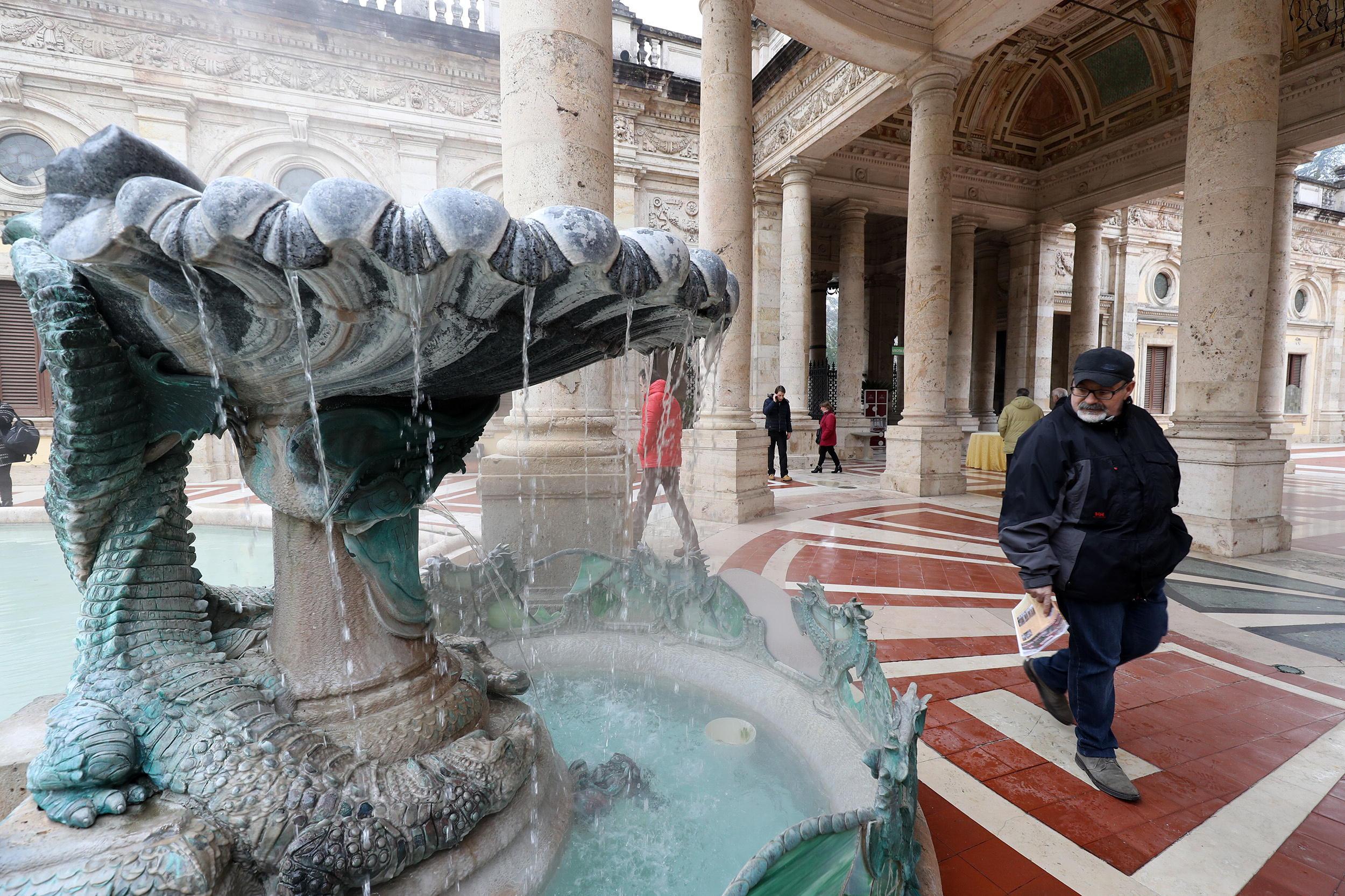 La fontana dei coccodrilli (Foto Nucci)