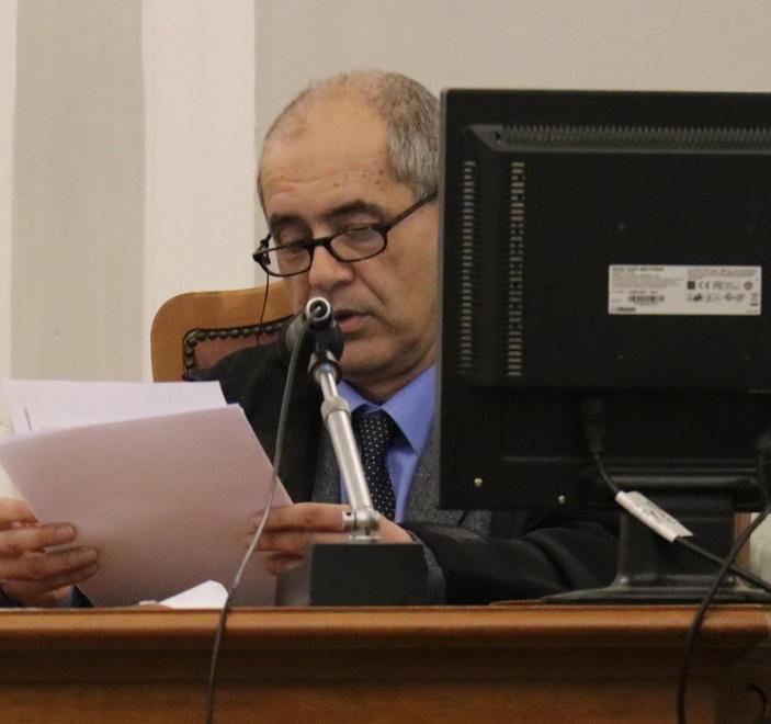Furti di carburante all'Eni, assolto un solo camionista: «Portava latte non benzina» 
