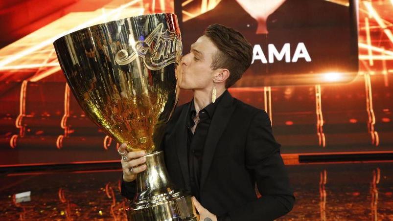 Irama, una voce lunigianese al Festival. E tutta Pontremoli si siede davanti alla tv