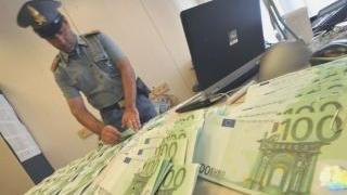 Banconote di grossa taglia: gli strozzini chiedevano interessi fino al 220%