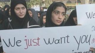 Una manifestazione di piazza a Teheran contro il regime